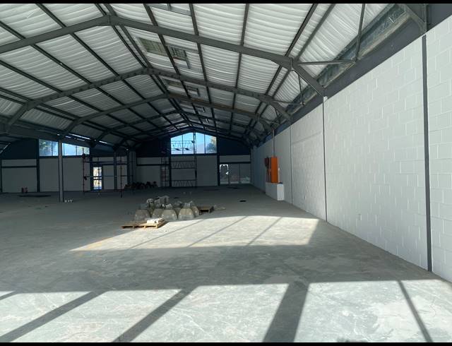 366M² RETAIL TO LET IN TOKAI